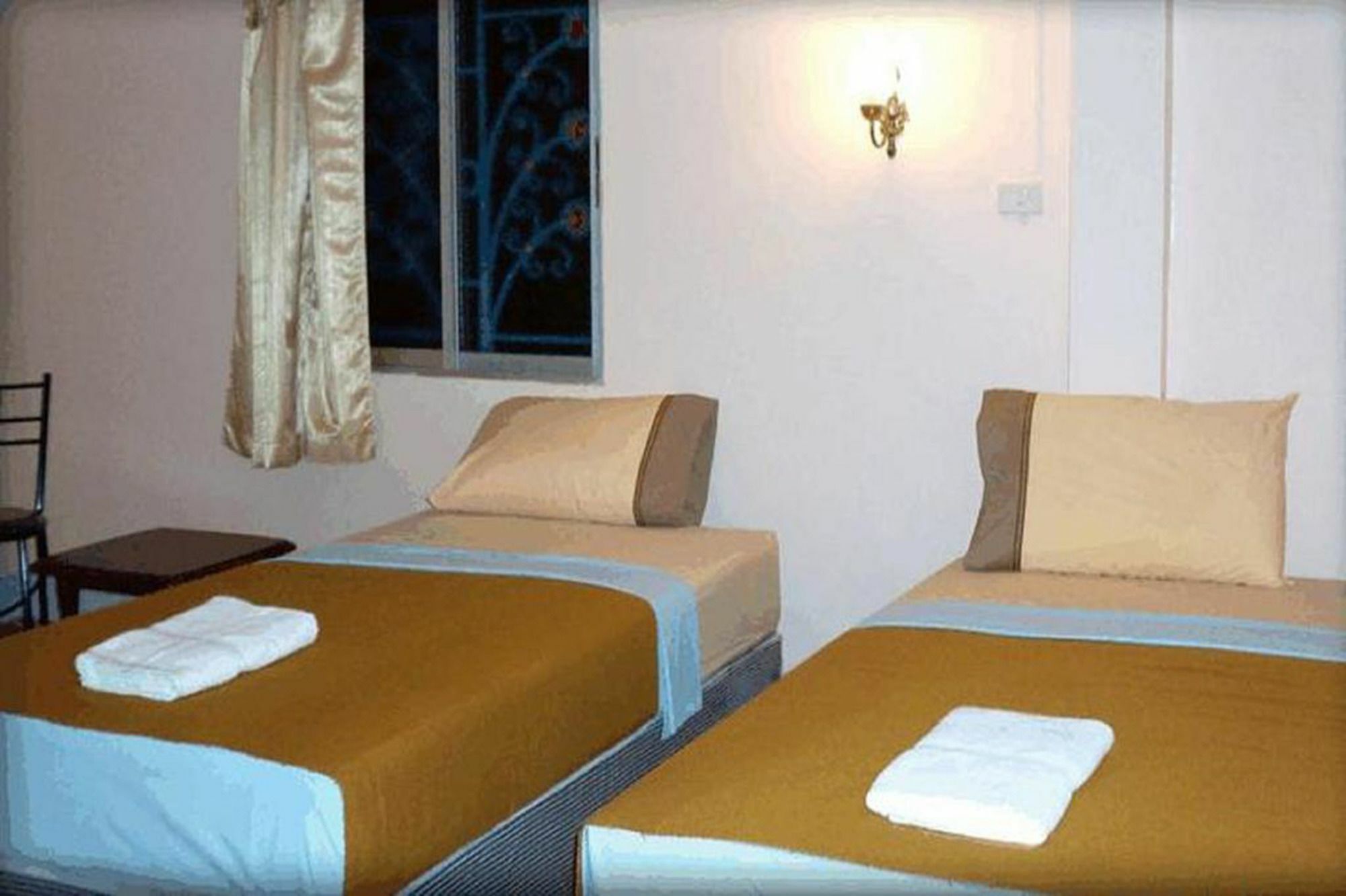 D'S Corner & Guesthouse Phuket Exterior photo